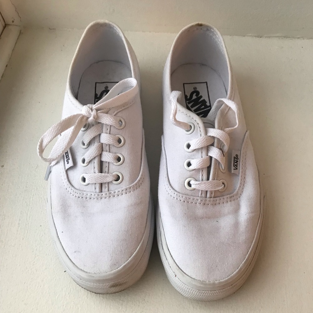 Vans white authentics women’s 6